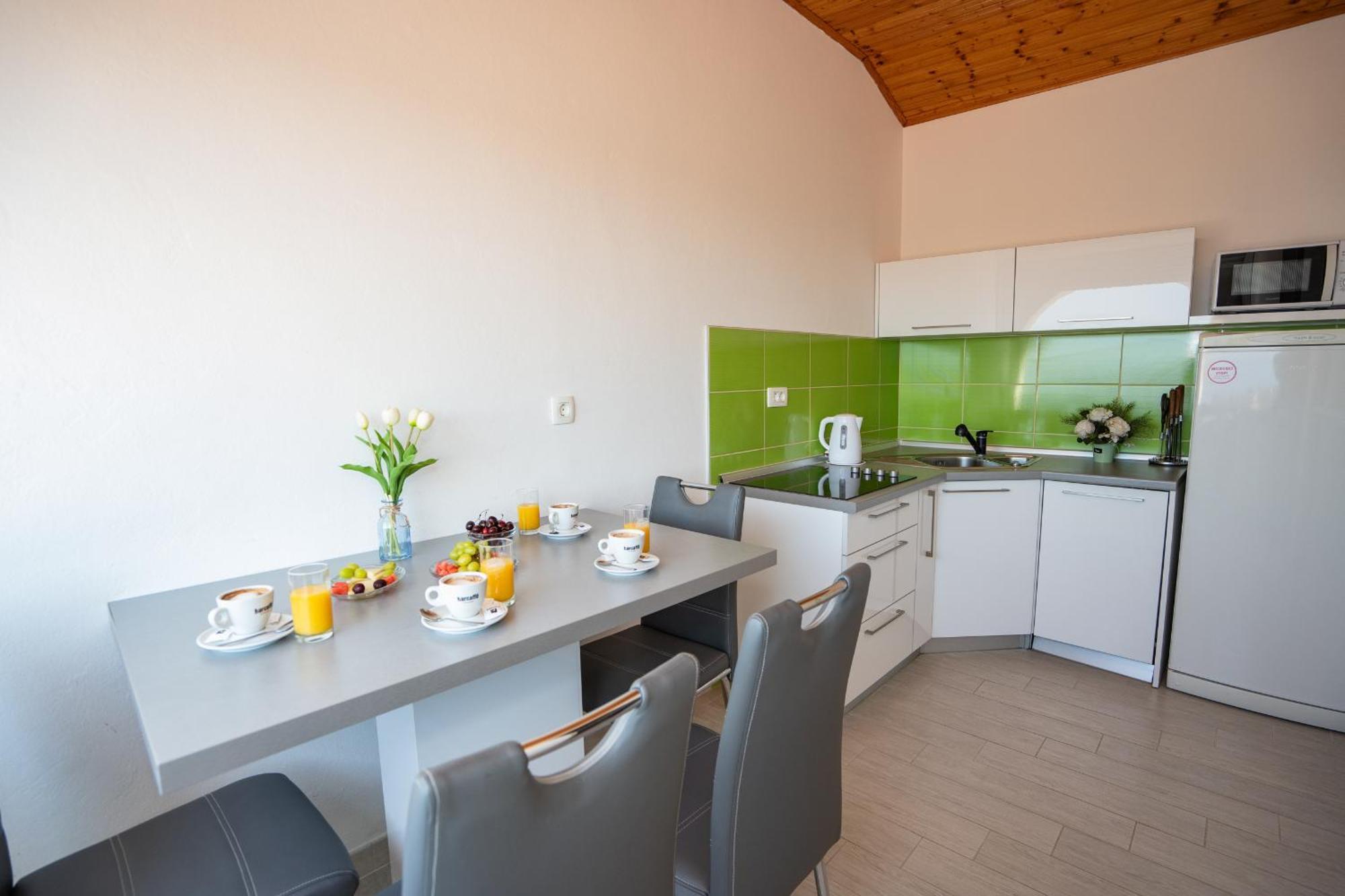 Garden Resort - Apartments Maslina Potocnica ภายนอก รูปภาพ